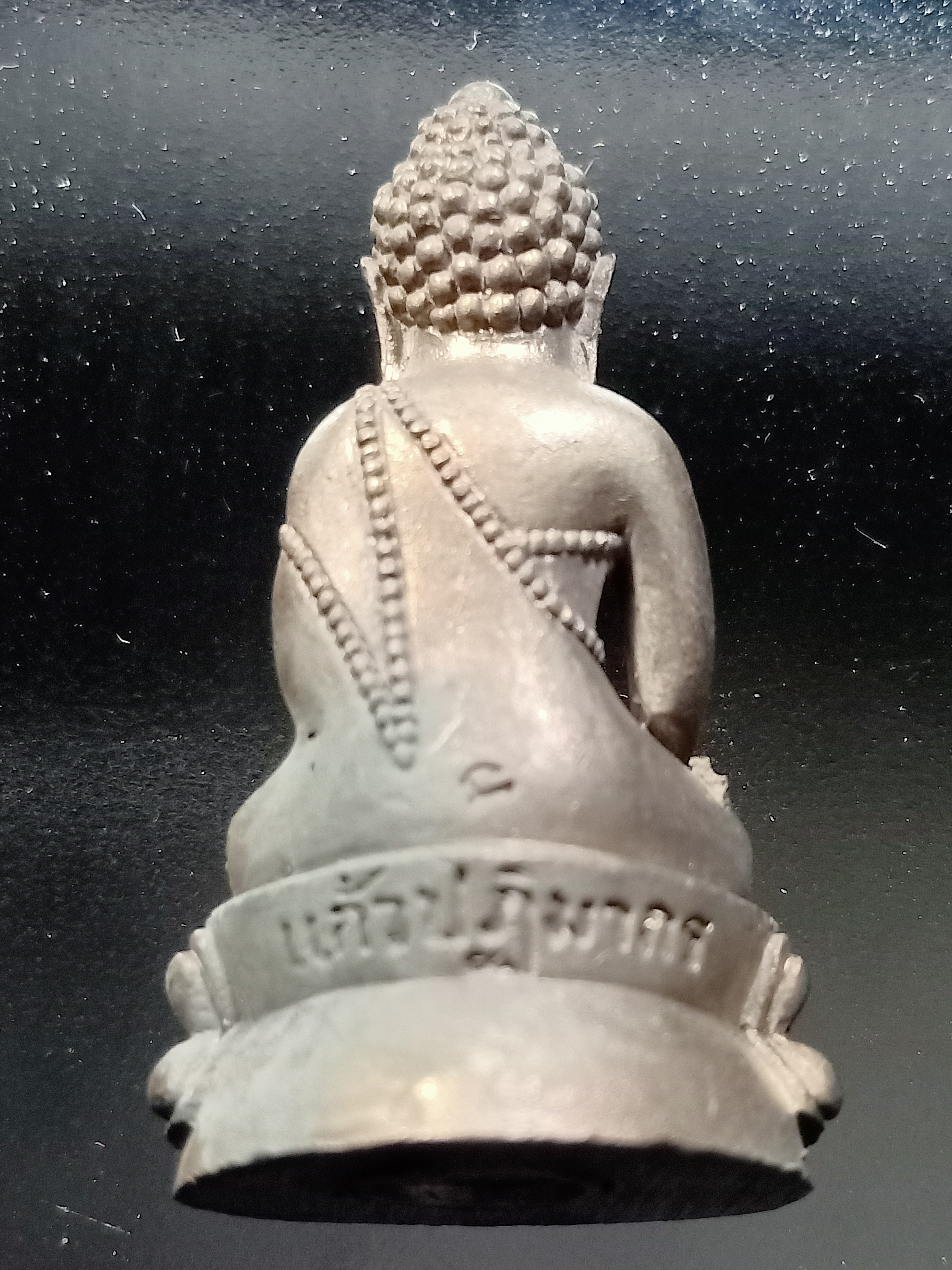 ด้านหลัง